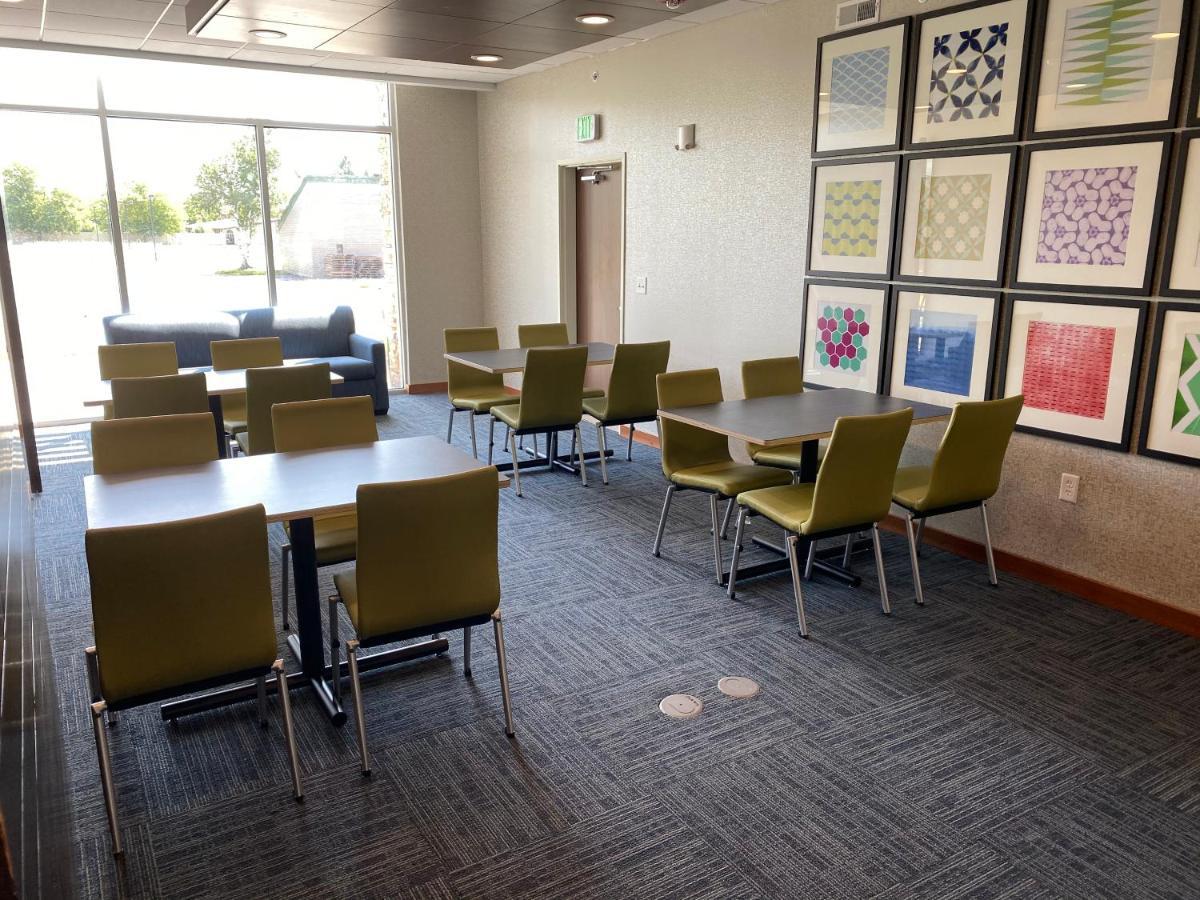 Holiday Inn Express & Suites - Michigan City By Ihg Exterior foto
