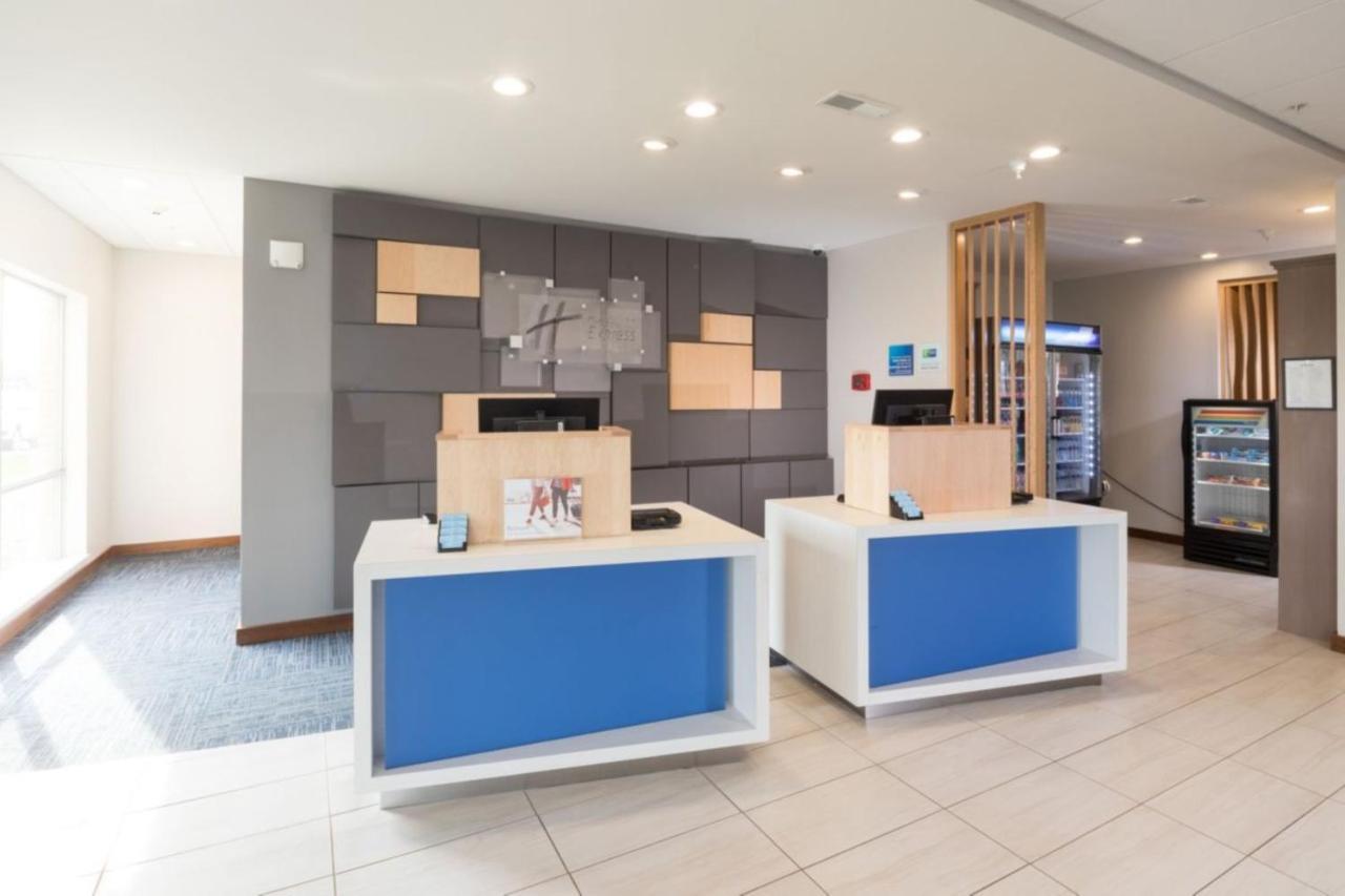 Holiday Inn Express & Suites - Michigan City By Ihg Exterior foto